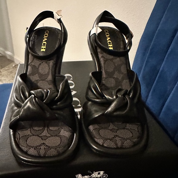 Brand new with box Coach leather black  Quincy sandal size 8.5 - Picture 2 of 4